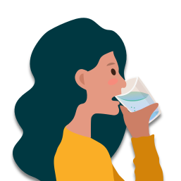 Julie boit de l’eau